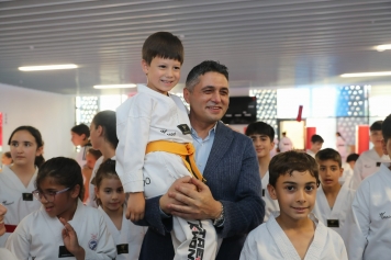 Aliağa Belediyesi Taekwondo Kursunun Sporcuları Kuşak Atladı Galeri