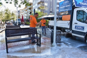 Aliağa Belediyesi’nden Bayram Temizliği Galeri