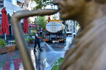 Aliağa Belediyesi’nden Bayram Temizliği Galeri