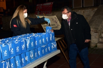 Aliağa Belediyesi’nden Kandil Simidi İkramı Galeri