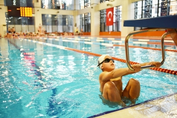 Aliağa Belediyesi’nin Yüzme Tesisleri İzmir’de Zirveye Oynuyor Galeri
