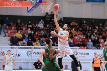 Aliağa Petkim Spor 57 – 76 Darüşşafaka Galeri