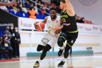 Aliağa Petkim Spor 70 – 89 Yukatel Merkezefendi Basket Galeri