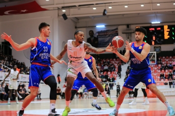 Aliağa Petkim Spor 82 – 92 Anadolu Efes    Galeri