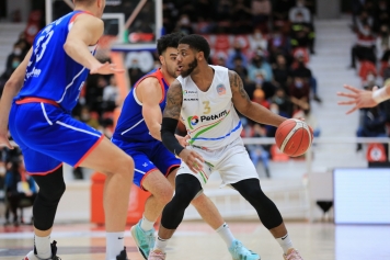 Aliağa Petkim Spor 82 – 92 Anadolu Efes    Galeri