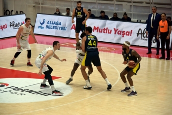 Aliağa Petkimspor, Fenerbahçe Beko’ya Mağlup Oldu Galeri