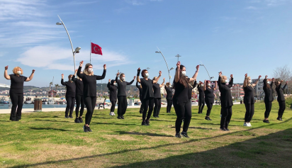  Aliağa’lı Kadınlar 8 Mart’ta Harmandalı Oynadı Galeri