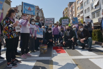 Aliağa’da “Yaya Önceliği Kırmızı Çizgimizdir” Etkinliği Galeri