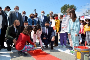 Aliağa’da “Yaya Önceliği Kırmızı Çizgimizdir” Etkinliği Galeri