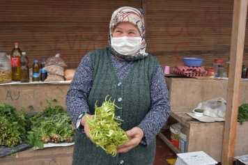 Aliağa Yeni Mahalle Kapalı Pazar Yeri’nde Yılın İlk Pazarı Kuruldu Galeri