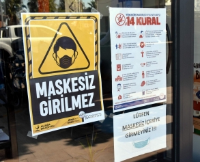 Aliağa Zabıtası İşletmelere ‘Maskesiz Girilmez’ Afişleri Dağıttı Galeri