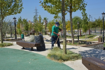 Parklar Ve Okul Bahçelerinin Bakımı Tamam Galeri