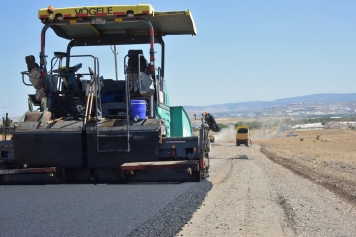 Yeni Mahalle’de Sıcak Asfalt Serimi Devam Ediyor  Galeri