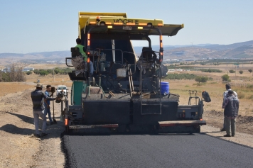 Yeni Mahalle’de Sıcak Asfalt Serimi Devam Ediyor  Galeri