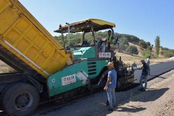 Yeni Mahalle’de Sıcak Asfalt Serimi Devam Ediyor  Galeri