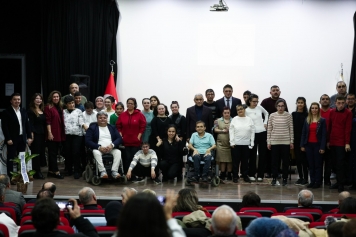 Aliağa’da Kalpleri Birleştiren Kutlama Galeri