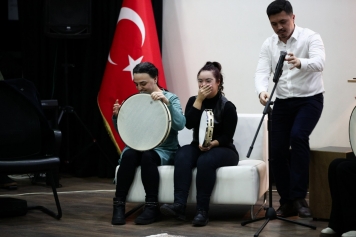 Aliağa’da Kalpleri Birleştiren Kutlama Galeri