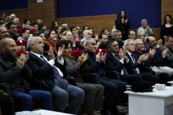 Aliağa’da Kalpleri Birleştiren Kutlama Galeri