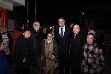Aliağa’da Kalpleri Birleştiren Kutlama Galeri