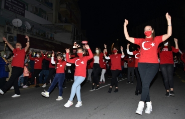 Aliağa’da Coşkulu Cumhuriyet Kutlaması Galeri