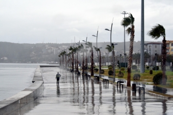 Aliağa’da Fırtına Etkisini Sürdürecek Galeri