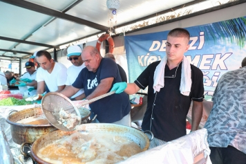Aliağa’da Balık Sezonu Coşkuyla Açıldı Galeri