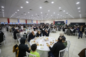 Aliağalılar İlk İftarda Bir Araya Geldi  Galeri