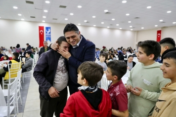 Aliağalılar İlk İftarda Bir Araya Geldi Galeri