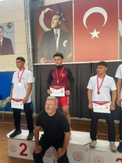 Aliağa’nın Genç Güreşçileri Okullarını İzmir Üçüncüsü Yaptı Galeri