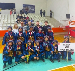 Aliağa’nın Genç Halk Oyunları Ekibi İzmir Birincisi Oldu Galeri