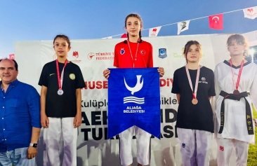 Aliağa’nın Minik Şampiyonları Manisa’dan Zaferle Döndü Galeri