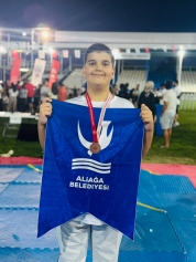 Aliağa’nın Minik Şampiyonları Manisa’dan Zaferle Döndü Galeri