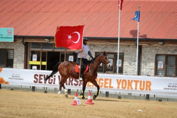Aliağa’nın Özel Çocuklarından Rengarenk Bahar Şenliği Galeri