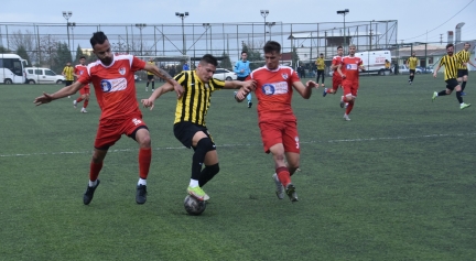 İlk Yarının Lideri Aliağaspor FK Galeri