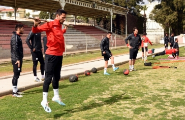 ALİAĞASPOR FK, GÖNEN DEPLASMANINA HAZIRLANIYOR Galeri