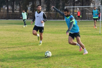 Aliağaspor FK, Antrenmanlarına Ara Vermiyor Galeri
