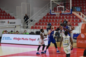 Aliağa Petkimspor : 71 – Anadolu Efes: 75 Galeri