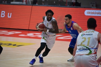 Aliağa Petkimspor : 71 – Anadolu Efes: 75 Galeri