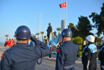 Büyük Önderimizi Saygı ve Özlemle Anıyoruz Galeri