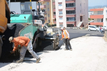 Aliağa Belediyesi’nin Asfaltlama Çalışmaları Tüm Hızıyla Sürüyor Galeri