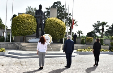 Atatürk Anıtına Çelenk Sunma Töreni düzenlendi Galeri