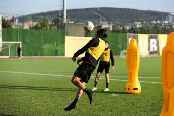 Lider Aliağaspor FK, Çeşme Belediyespor Maçına Hazırlanıyor Galeri