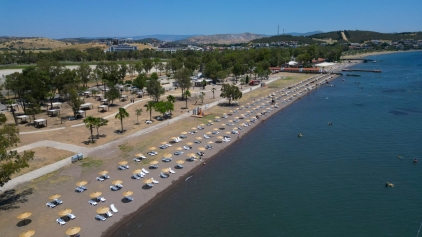 Aliağa Plajları Tatilcileri Ağırlamaya Hazır Galeri