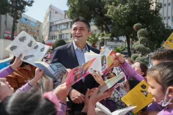 Aliağa Belediyesi’nden Çocuklara 23 Nisan Armağanı “Ali ve Ece – Yaşasın 23 Nisan” Yayımlandı Galeri